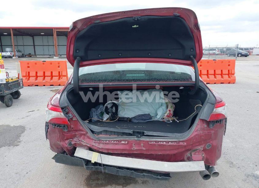 Photo 16 of 2018 Toyota Camry SE (VIN 4T1B11HK7JU618343)