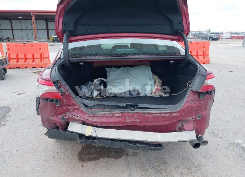 Photo 6 of 2018 Toyota Camry SE (VIN 4T1B11HK7JU618343)