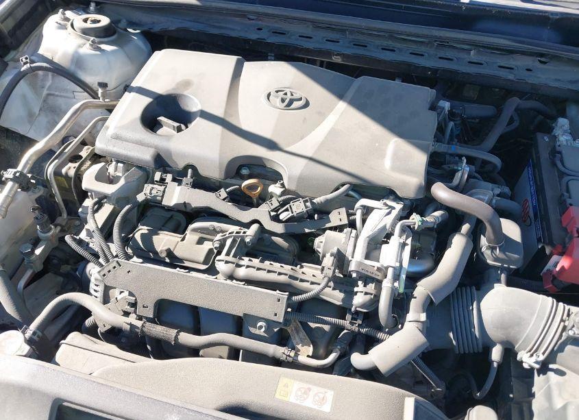 Photo 10 of 2018 Toyota Camry SE (VIN 4T1B11HK7JU620609)