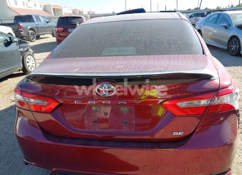 Photo 17 of 2018 Toyota Camry SE (VIN 4T1B11HK7JU633263)