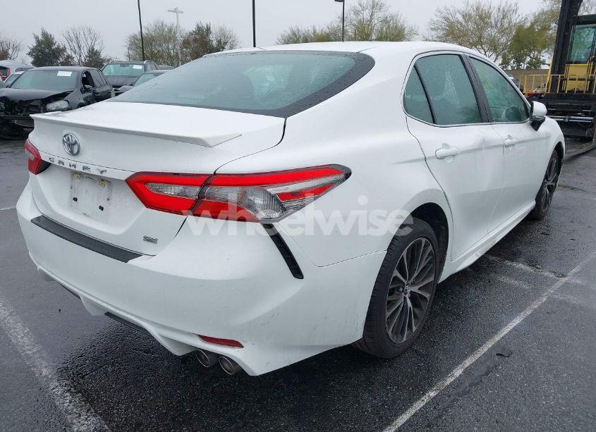 Photo 4 of 2018 Toyota Camry SE (VIN 4T1B11HK7JU652444)