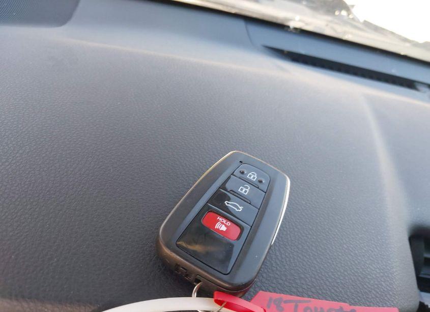 Photo 11 of 2018 Toyota Camry SE (VIN 4T1B11HK7JU671723)