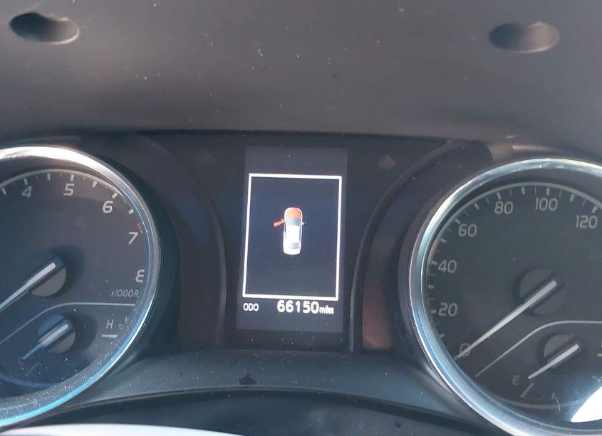 Photo 16 of 2018 Toyota Camry SE (VIN 4T1B11HK7JU671723)