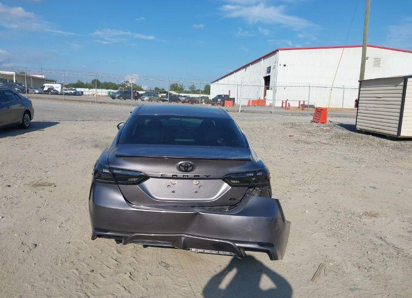 Photo 17 of 2018 Toyota Camry SE (VIN 4T1B11HK7JU671723)