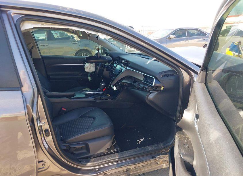 Photo 5 of 2018 Toyota Camry SE (VIN 4T1B11HK7JU671723)