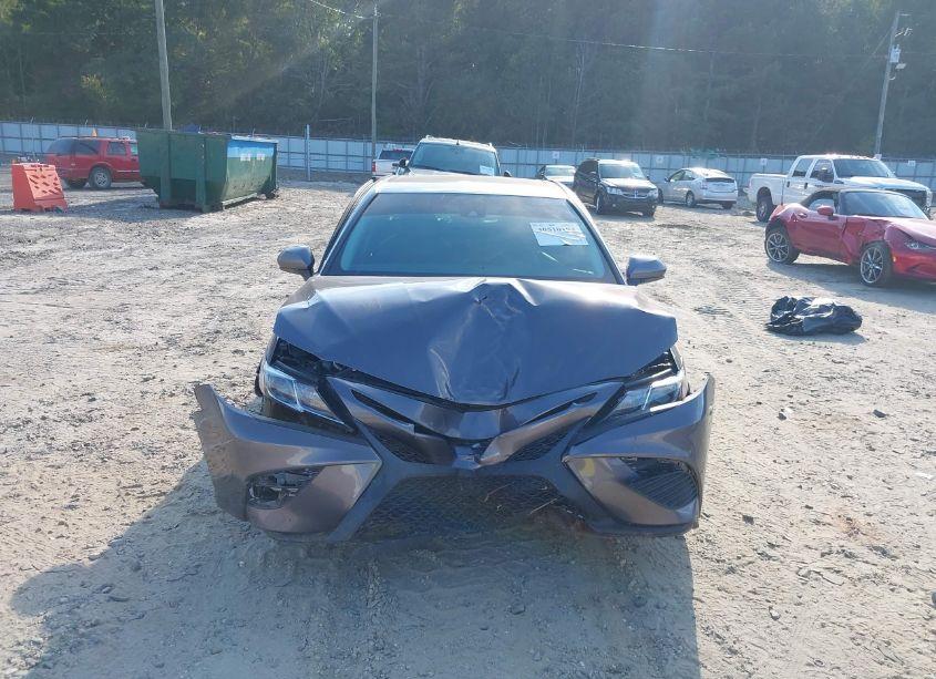 Photo 6 of 2018 Toyota Camry SE (VIN 4T1B11HK7JU671723)