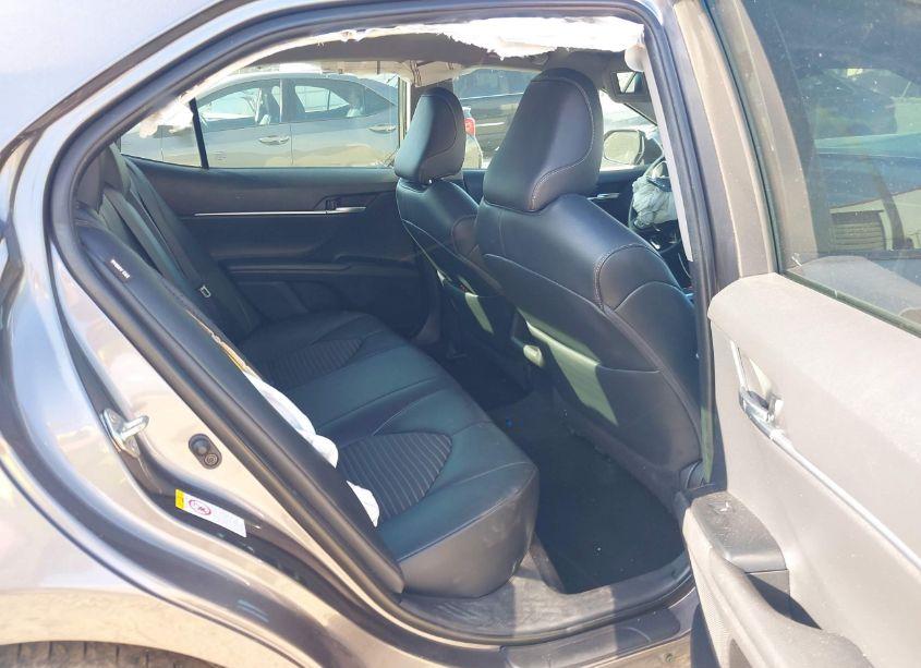 Photo 8 of 2018 Toyota Camry SE (VIN 4T1B11HK7JU671723)