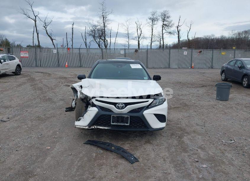 Photo 12 of 2019 Toyota Camry SE (VIN 4T1B11HK7KU163866)