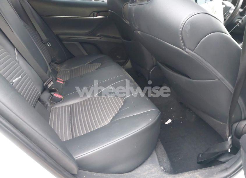 Photo 8 of 2019 Toyota Camry SE (VIN 4T1B11HK7KU163866)