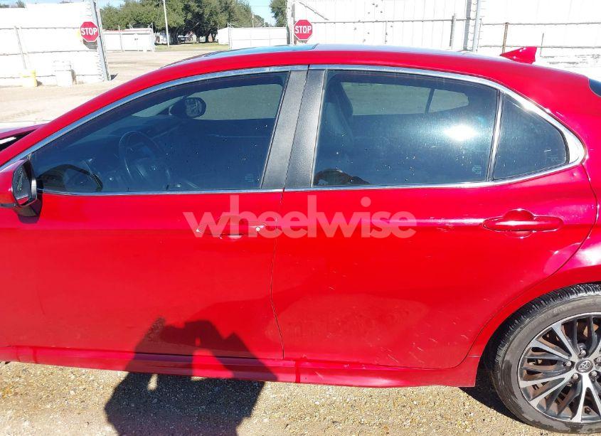 Photo 15 of 2019 Toyota Camry L/LE/XLE/SE/XSE (VIN 4T1B11HK7KU180389)