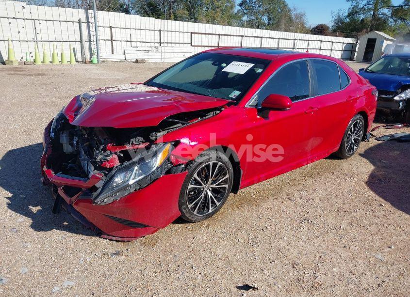 Photo 2 of 2019 Toyota Camry L/LE/XLE/SE/XSE (VIN 4T1B11HK7KU180389)