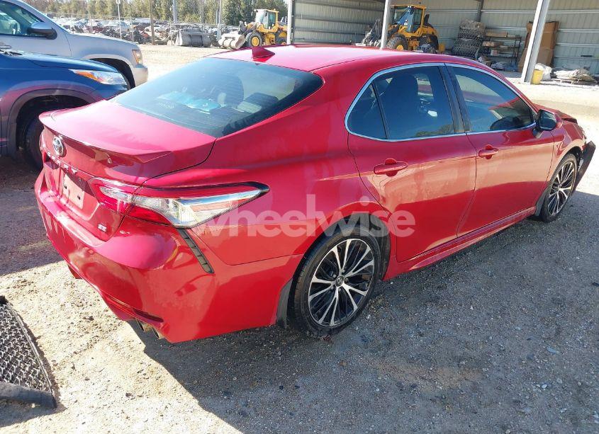 Photo 4 of 2019 Toyota Camry L/LE/XLE/SE/XSE (VIN 4T1B11HK7KU180389)