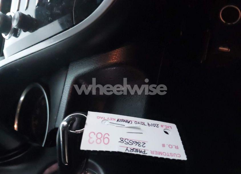 Photo 11 of 2019 Toyota Camry SE (VIN 4T1B11HK7KU187746)