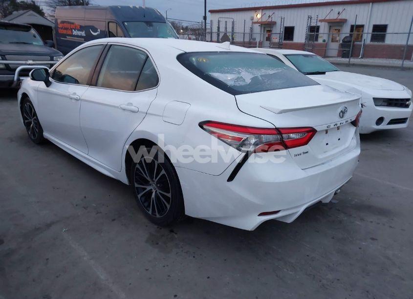 Photo 3 of 2019 Toyota Camry SE (VIN 4T1B11HK7KU187746)