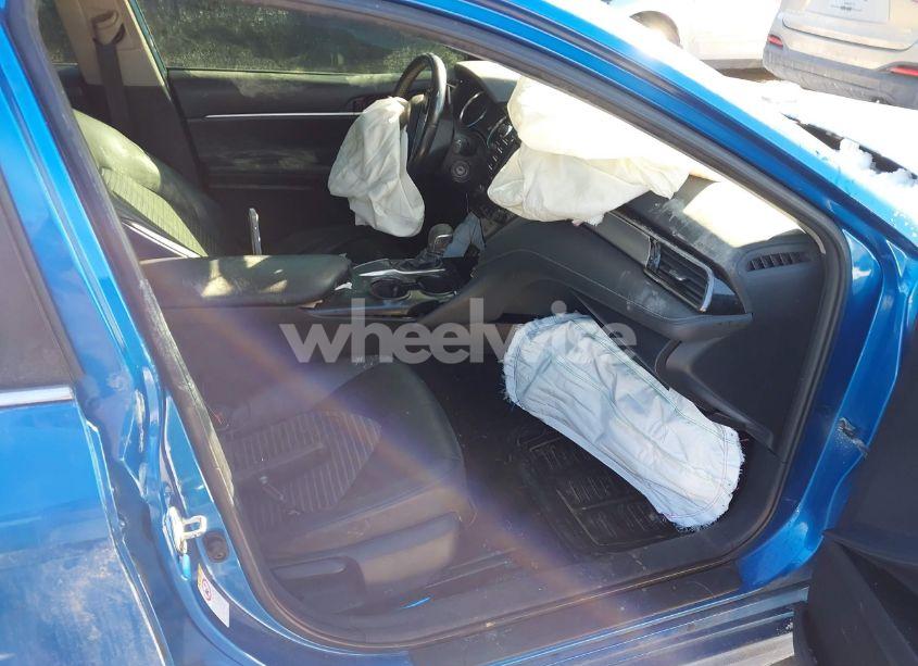 Photo 5 of 2019 Toyota Camry SE (VIN 4T1B11HK7KU204657)