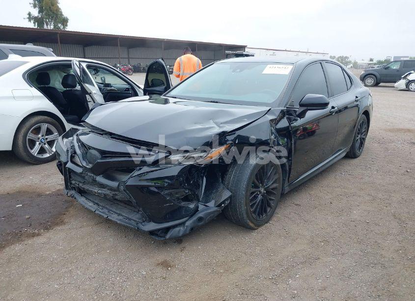 Photo 2 of 2019 Toyota Camry SE (VIN 4T1B11HK7KU210863)