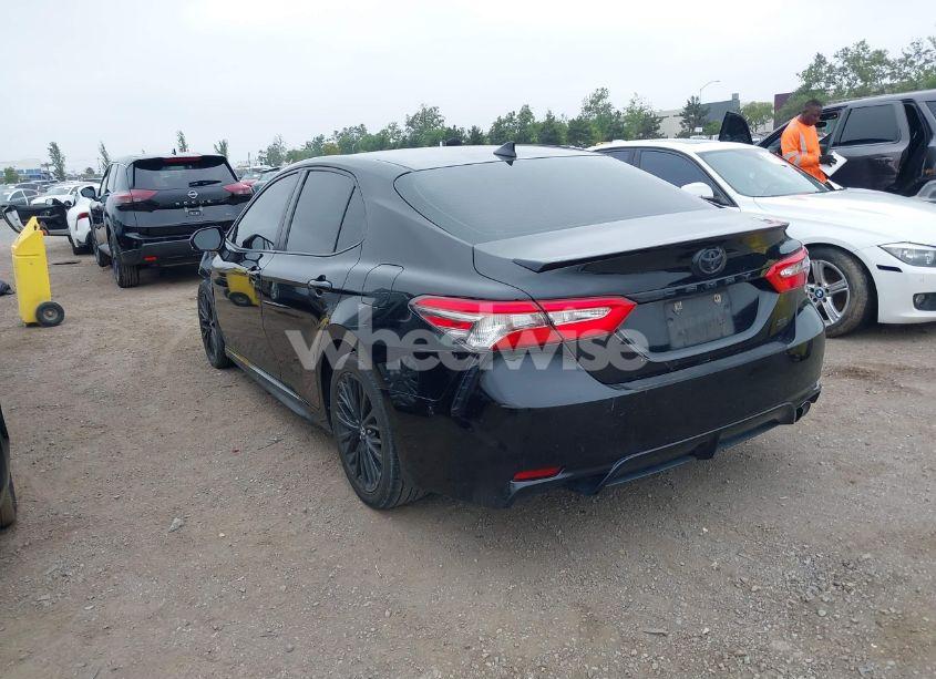 Photo 3 of 2019 Toyota Camry SE (VIN 4T1B11HK7KU210863)