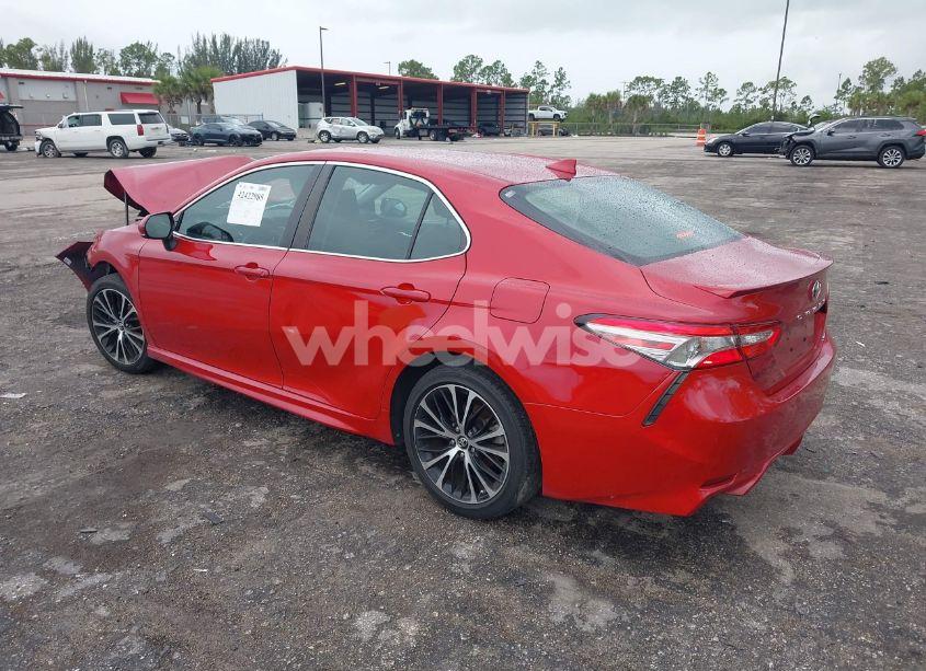 Photo 3 of 2019 Toyota Camry SE (VIN 4T1B11HK7KU257715)