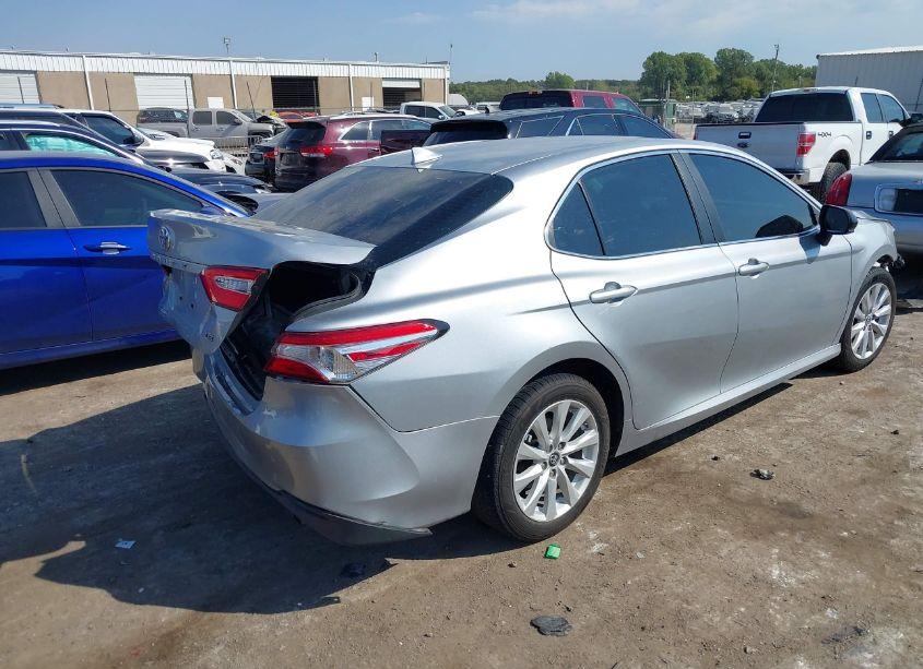 Photo 4 of 2019 Toyota Camry LE (VIN 4T1B11HK7KU266785)