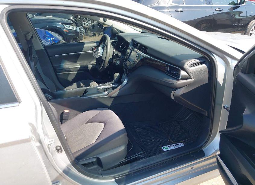 Photo 5 of 2019 Toyota Camry LE (VIN 4T1B11HK7KU266785)