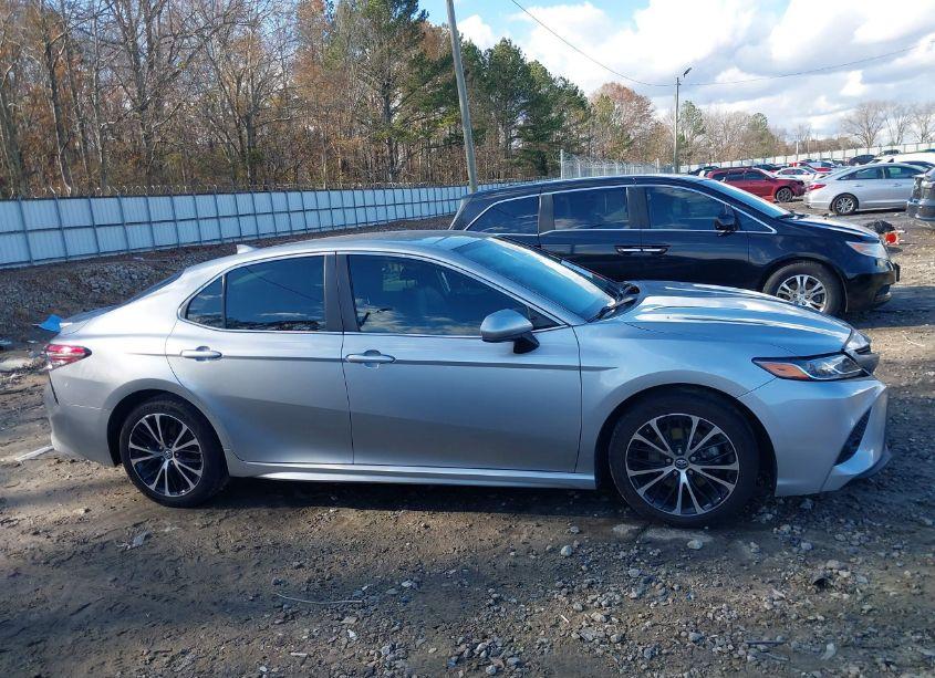 Photo 14 of 2019 Toyota Camry SE (VIN 4T1B11HK7KU299950)