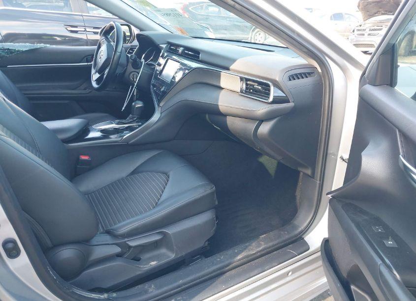 Photo 5 of 2019 Toyota Camry SE (VIN 4T1B11HK7KU299950)