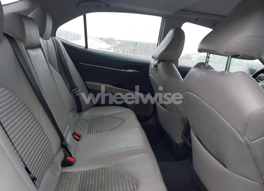 Photo 8 of 2019 Toyota Camry SE (VIN 4T1B11HK7KU681167)