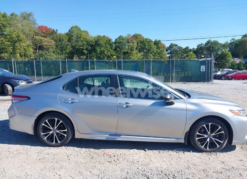 Photo 13 of 2019 Toyota Camry SE (VIN 4T1B11HK7KU682349)