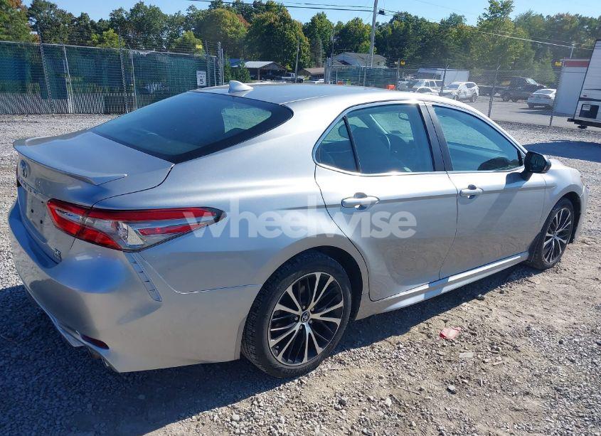 Photo 4 of 2019 Toyota Camry SE (VIN 4T1B11HK7KU682349)