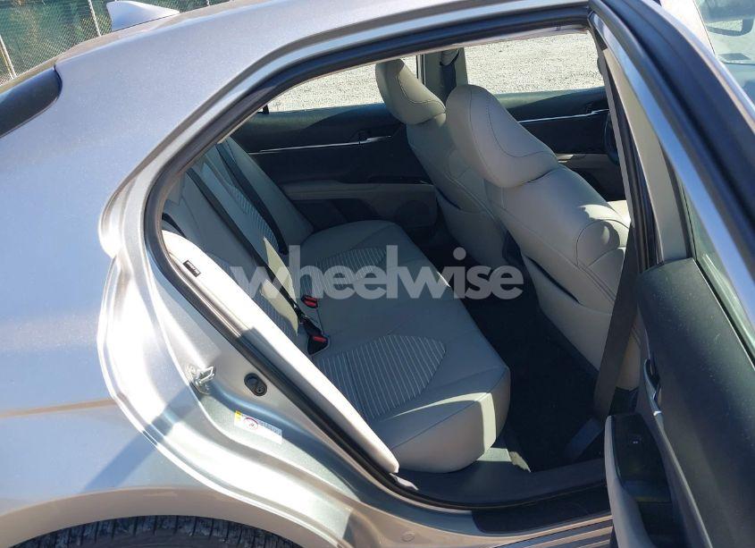 Photo 8 of 2019 Toyota Camry SE (VIN 4T1B11HK7KU682349)