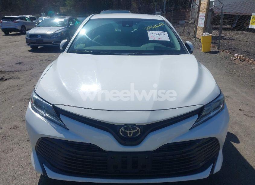 Photo 12 of 2019 Toyota Camry LE (VIN 4T1B11HK7KU689737)