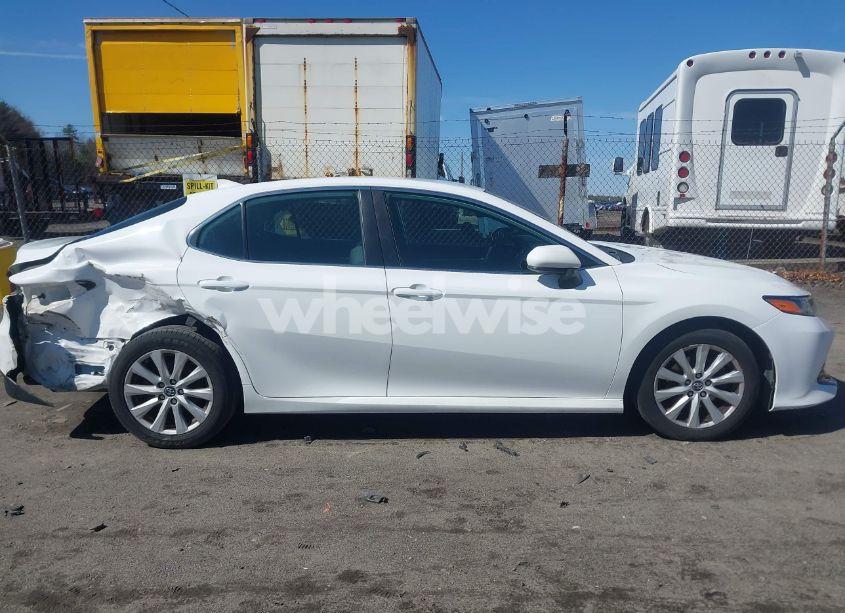 Photo 13 of 2019 Toyota Camry LE (VIN 4T1B11HK7KU689737)
