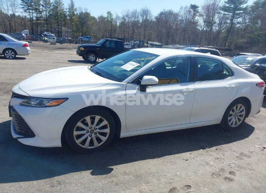 Photo 14 of 2019 Toyota Camry LE (VIN 4T1B11HK7KU689737)