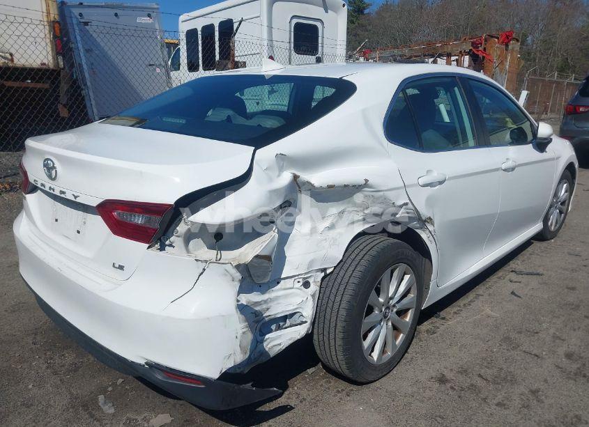 Photo 4 of 2019 Toyota Camry LE (VIN 4T1B11HK7KU689737)