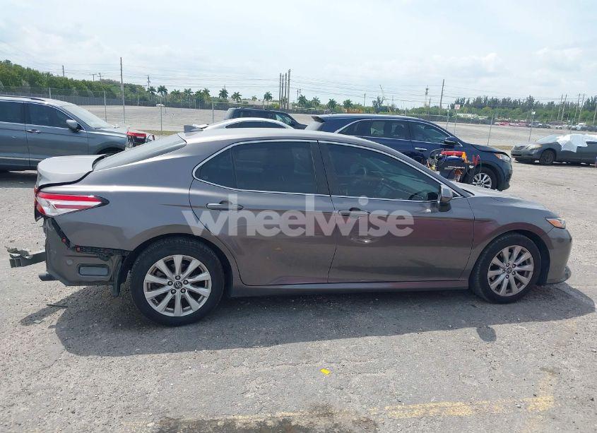 Photo 14 of 2019 Toyota Camry LE (VIN 4T1B11HK7KU689740)