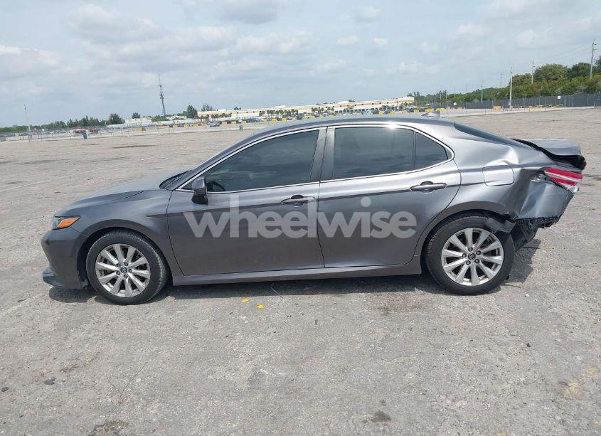 Photo 15 of 2019 Toyota Camry LE (VIN 4T1B11HK7KU689740)