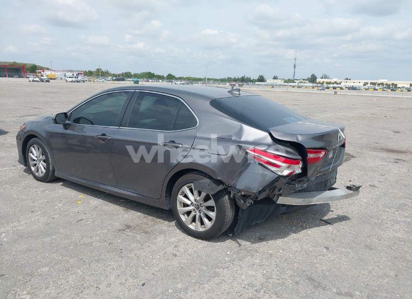 Photo 3 of 2019 Toyota Camry LE (VIN 4T1B11HK7KU689740)