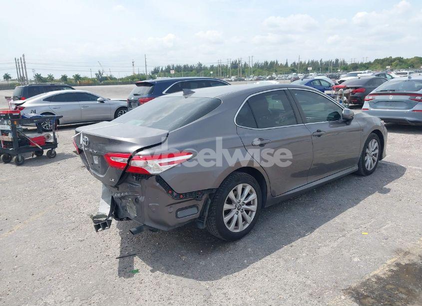 Photo 4 of 2019 Toyota Camry LE (VIN 4T1B11HK7KU689740)