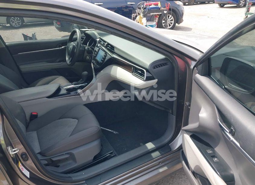 Photo 5 of 2019 Toyota Camry LE (VIN 4T1B11HK7KU689740)