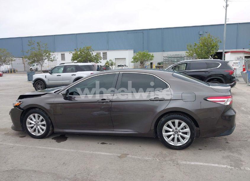 Photo 14 of 2019 Toyota Camry LE (VIN 4T1B11HK7KU702244)