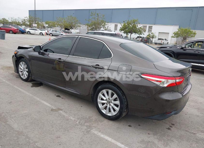 Photo 3 of 2019 Toyota Camry LE (VIN 4T1B11HK7KU702244)