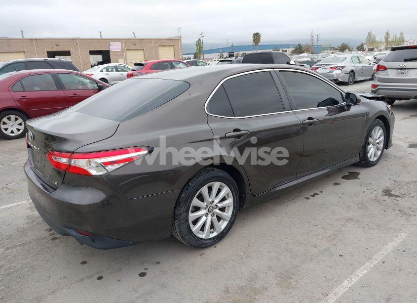 Photo 4 of 2019 Toyota Camry LE (VIN 4T1B11HK7KU702244)