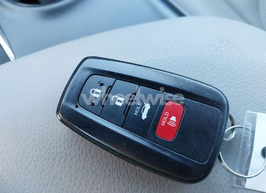 Photo 11 of 2019 Toyota Camry LE (VIN 4T1B11HK7KU716953)