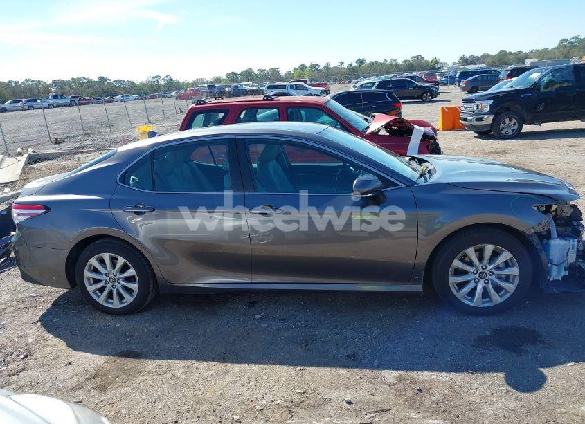 Photo 13 of 2019 Toyota Camry LE (VIN 4T1B11HK7KU716953)