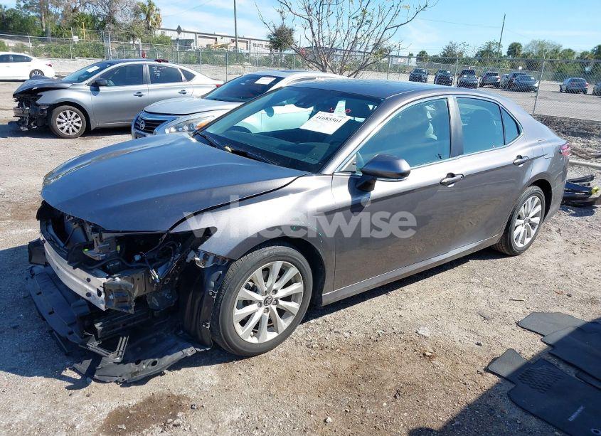 Photo 2 of 2019 Toyota Camry LE (VIN 4T1B11HK7KU716953)