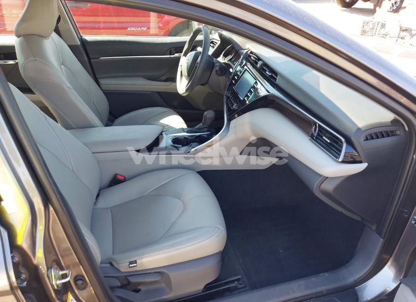 Photo 5 of 2019 Toyota Camry LE (VIN 4T1B11HK7KU716953)