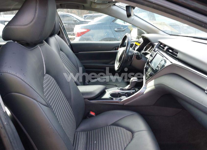 Photo 5 of 2019 Toyota Camry SE (VIN 4T1B11HK7KU718007)