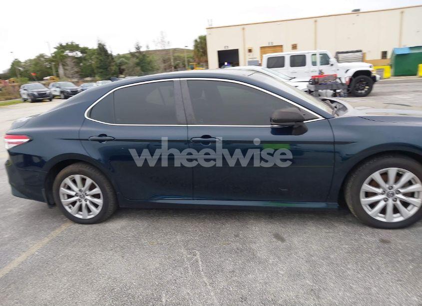 Photo 13 of 2019 Toyota Camry LE (VIN 4T1B11HK7KU722414)