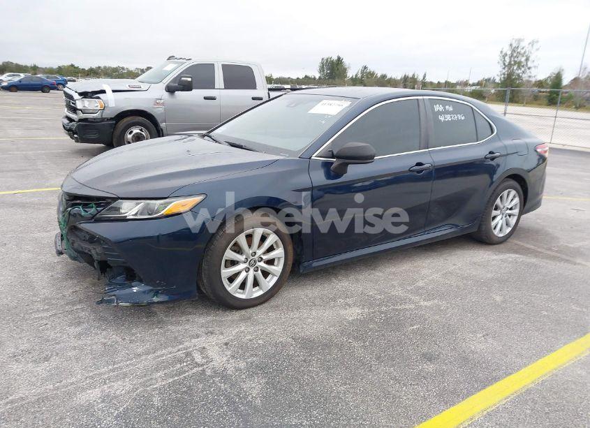 Photo 2 of 2019 Toyota Camry LE (VIN 4T1B11HK7KU722414)