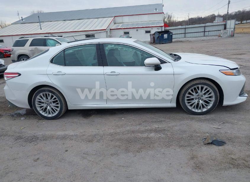 Photo 13 of 2019 Toyota Camry XLE (VIN 4T1B11HK7KU733770)